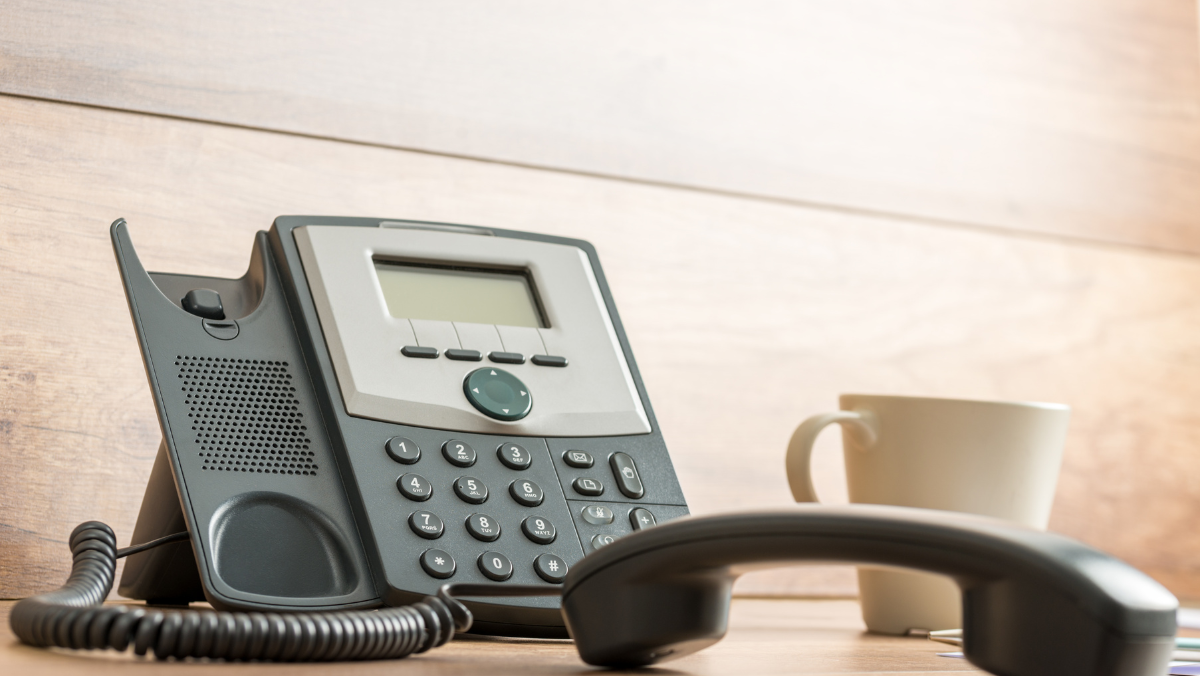 What’s the Difference Between Manual and Pre-Programmed Landline Call